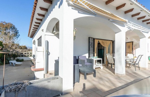 Castello d'Empuries House | Stunning private villa for 6 guests with WIFI, A/C, private pool, TV, patio and pets allowed