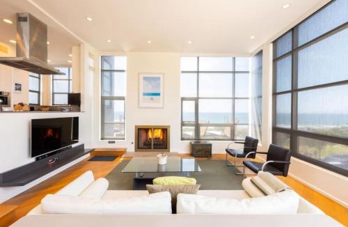 Gas Lamp Section House | Stunning Panoramic Ocean Views Penthouse Hot Tub