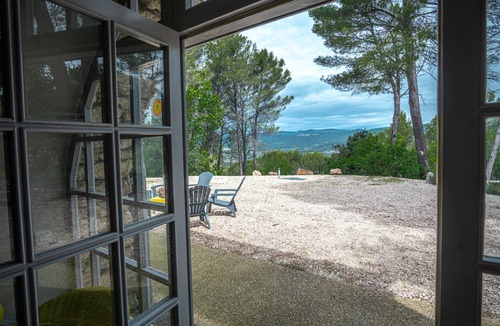 Roussillon House | Stunning panoramic views and heated pool in Roussillon