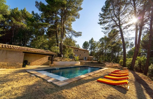 Roussillon House | Stunning panoramic views and heated pool in Roussillon