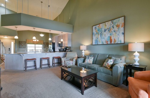 Table Rock Condo | Stunning Penthouse Condo with Elevator and Breathtaking Table Rock Lake Views!
