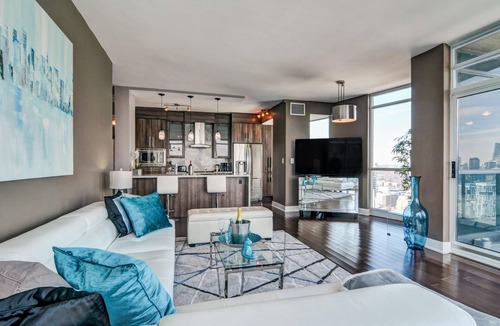 Bathurst Quay Condo | Stunning Penthouse Retreat with Epic Lake & CN Tower Views – Your Dream Toronto