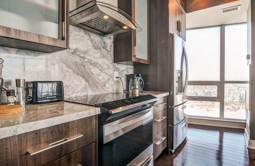 Bathurst Quay Condo | Stunning Penthouse Retreat with Epic Lake & CN Tower Views – Your Dream Toronto