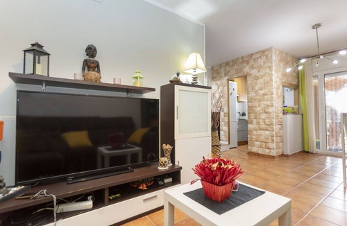 El Casalot Villa | Stunning private villa for 6 people with WIFI, pool, TV, patio and parking
