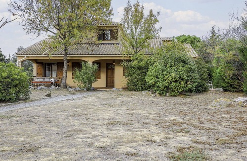 Salles-d'Aude House | Stunning private villa for 10 guests with WIFI, TV, terrace and pets allowed