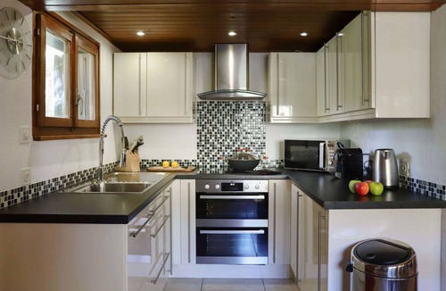 Nendaz House | Stunning private villa for 6 people with WIFI, TV, balcony and pets allowed