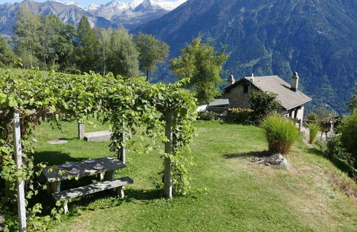 Acquarossa House | Stunning private villa for 4 people with WIFI and patio