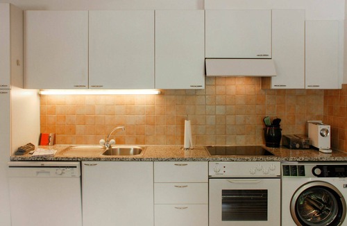 Bellinzona House | Stunning private villa for 4 people with WIFI, TV, patio, pets allowed and panoramic view