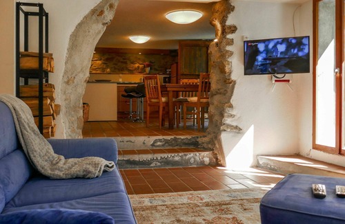 Negrentino House | Stunning private villa for 5 guests with WIFI, TV, patio, pets allowed and panoramic view