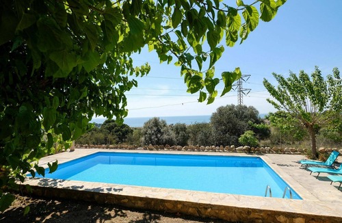 Alcanar House | Stunning private villa for 18 people with WIFI, private pool, TV, balcony and pets allowed