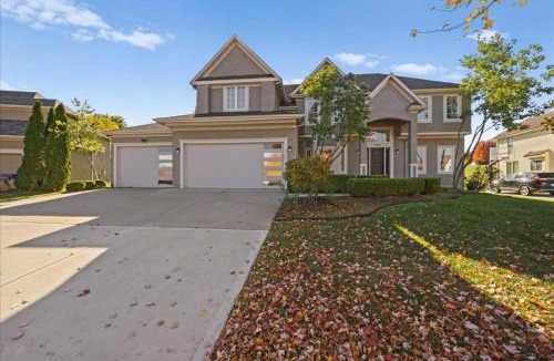 Overland Park House | Stunning private villa pond theater