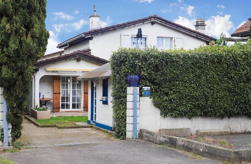 Bouveret House | Stunning private villa for 4 people with WIFI, TV, terrace, pets allowed and parking
