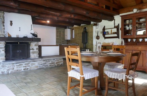 Acquarossa House | Stunning private villa for 4 guests with WIFI, TV, terrace and pets allowed