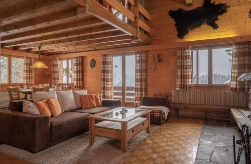 Chamoson House | Stunning private villa for 7 people with internet, balcony and parking