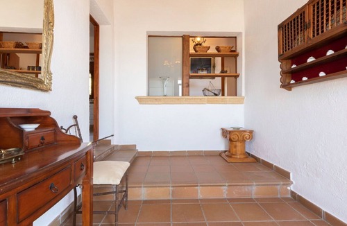 El Castell de Montornes House | Stunning private villa for 8 people with WIFI, private pool, TV, patio and pets allowed