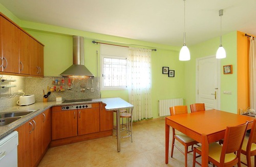 La Goba House | Stunning private villa for 6 people with WIFI, private pool, TV, patio and pets allowed