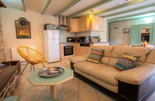 Pleurtuit House | Stunning private villa for 6 people with WIFI, TV and terrace