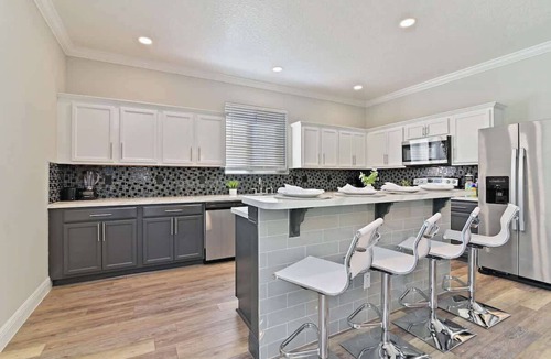 Legacy Park House | Stunning Private Villa with Pool and Spa