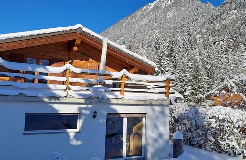 Champex-Lac House | Stunning private villa for 8 guests with WIFI, TV, terrace and pets allowed