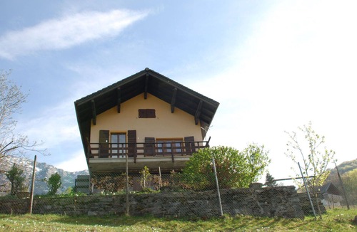 Camedo House | Stunning private villa for 4 people with TV, patio, pets allowed and panoramic view