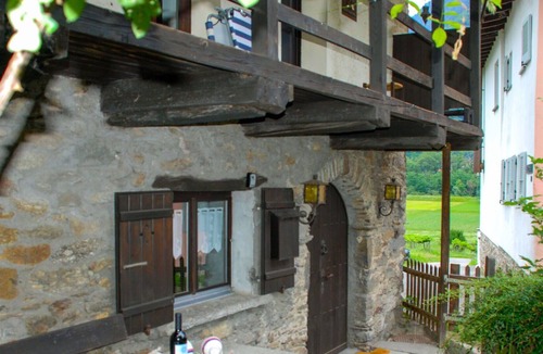 Semione House | Stunning private villa for 2 guests with WIFI, TV, patio, pets allowed, panoramic view and parking