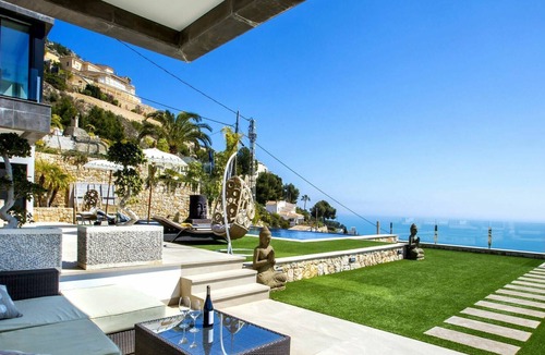 Aduanas Villa | Stunning private villa for 10 people with private pool, WIFI, A/C, TV, terrace and parking