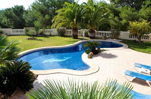Fanadix House | Stunning private villa for 4 people with private pool, A/C, WIFI, TV, patio and pets allowed