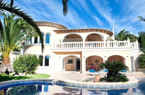 Fanadix House | Stunning private villa for 4 people with private pool, A/C, WIFI, TV, patio and pets allowed