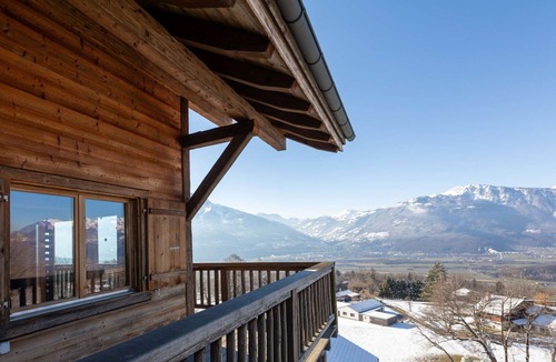 Ollon House | Stunning private villa for 8 people with WIFI, TV and balcony
