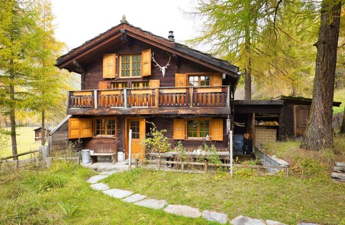 Taesch House | Stunning private villa for 3 guests with WIFI, TV, terrace and panoramic view