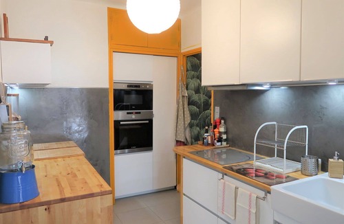 Cruis House | Stunning private villa for 6 guests with private pool, WIFI, TV, terrace and pets allowed