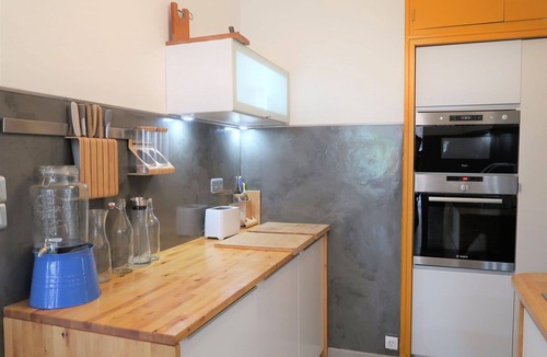 Cruis House | Stunning private villa for 6 guests with private pool, WIFI, TV, terrace and pets allowed