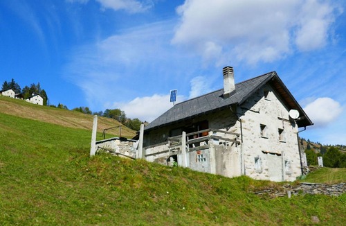 Acquarossa House | Stunning private villa for 4 guests with TV, terrace and panoramic view