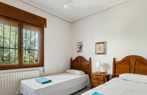 Quesada House | Stunning private villa for 4 guests with A/C, private pool, WIFI, terrace and pets allowed
