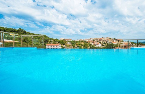 Mali Iz House | Stunning private villa for 6 people with WIFI, private pool, A/C, TV, terrace and parking