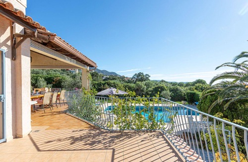 Pau Villa | Stunning private villa for 6 people with private pool, WIFI, TV, patio and parking