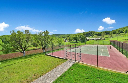 Krivi Put House | Stunning private villa for 5 people with A/C, pool, WIFI, hot tub, TV, terrace and panoramic view