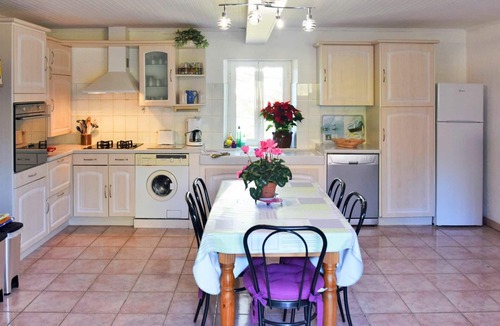 Blanquefort-sur-Briolance Villa | Stunning private villa for 5 people with private pool, A/C, WIFI, TV, terrace and pets allowed