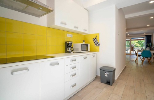 Njivice House | Stunning private villa for 4 guests with WIFI, A/C, TV and terrace