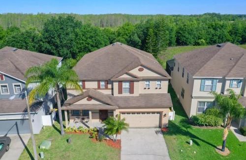 Legacy Park House | Stunning Private Villa with Pool and Spa