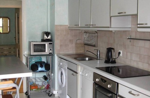 California - Pezou Apartment | Stunning Property in Secure Residence with Pool and Parking