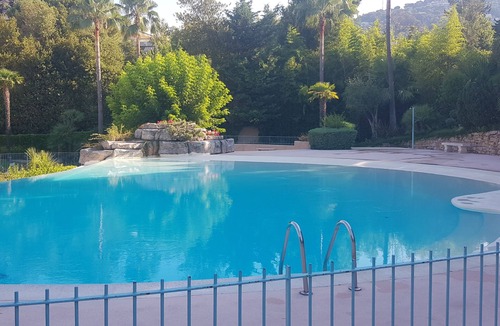 California - Pezou Apartment | Stunning Property in Secure Residence with Pool and Parking
