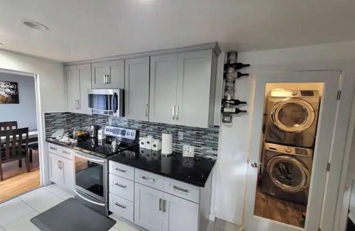 SeaTac House | Stunning Rambler W/Access to Airport & Downtown