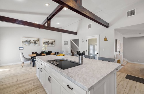 McNeil Estates House | Stunning Rare Villa 4BR/4BA! Central to Strip, Convention, Fremont St!Huge Pool!