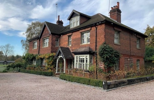 Nutfield House | Stunning Rectory, 15 guests in Surrey