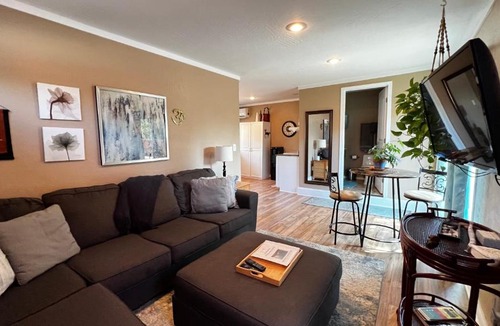 West Sedona Villa | Stunning Red Rocks; W. Sedona, Walk to trls! 1 bd!