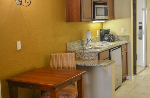 Florida Central Atlantic Coast Apartment | STUNNING RESORT STUDIO VERY CLOSE TO UNIVERSAL STUDIOS