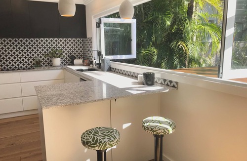 Dunbogan Cottage | Stunning River front Cottage with pool