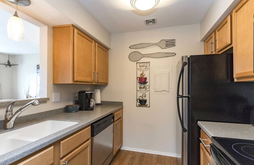 North Capitol Condo | Stunning River View Condo Near Broadway With Free Covered Parking