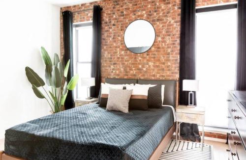 North Capitol Apartment | Stunning River View Condo Walk to Downtown Rooftop Patio
